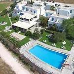 Отель Silver Rocks 3*